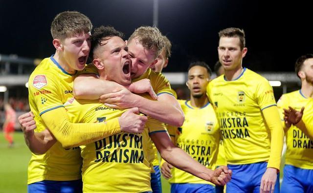 联赛中脱颖 联赛中脱颖