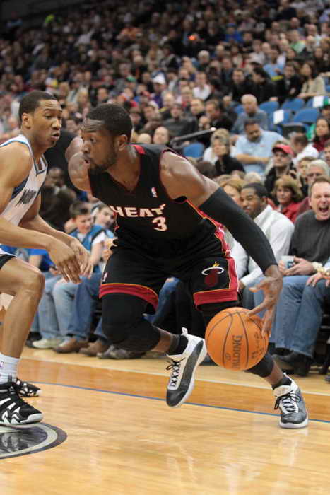 也凸顯出兩 也凸顯出兩