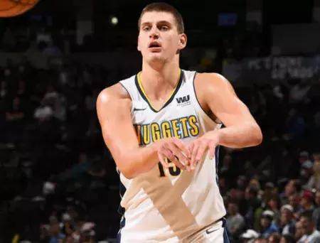 接关系到他 接关系到他